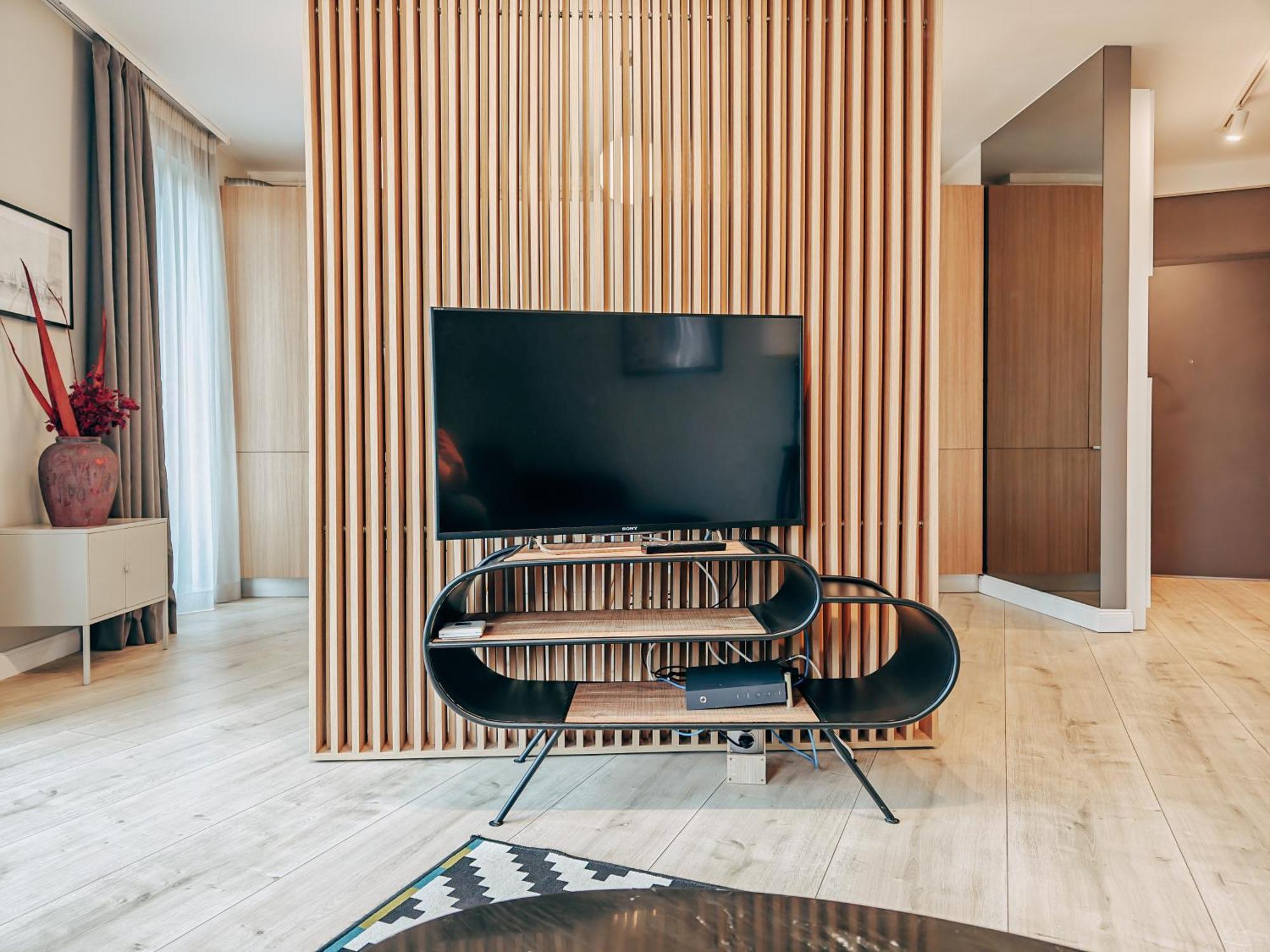 Luxury Haven By Iulius Mall Parking, Netflix Apartment *