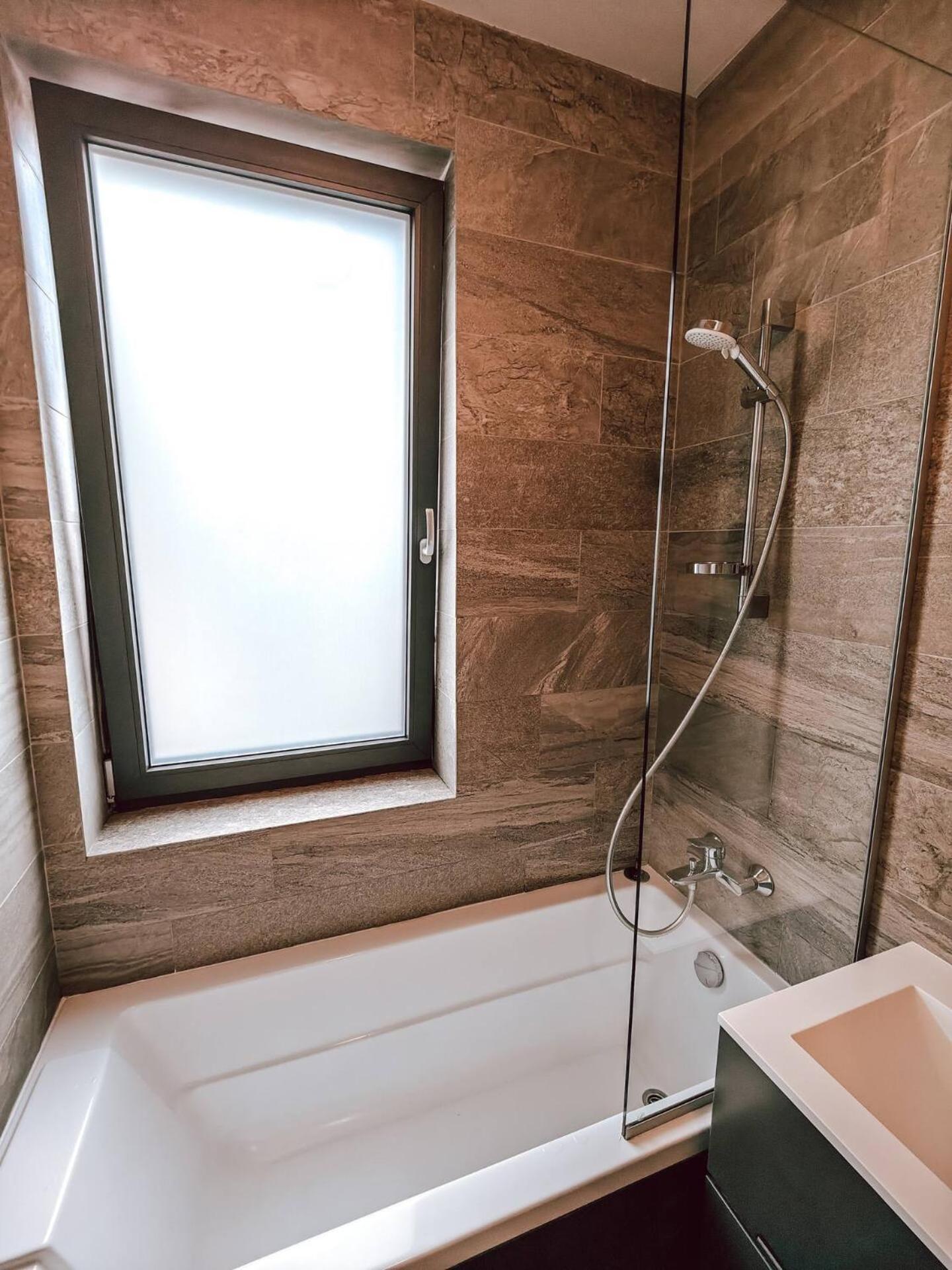 Luxury Haven By Iulius Mall Parking, Netflix Cluj-Napoca