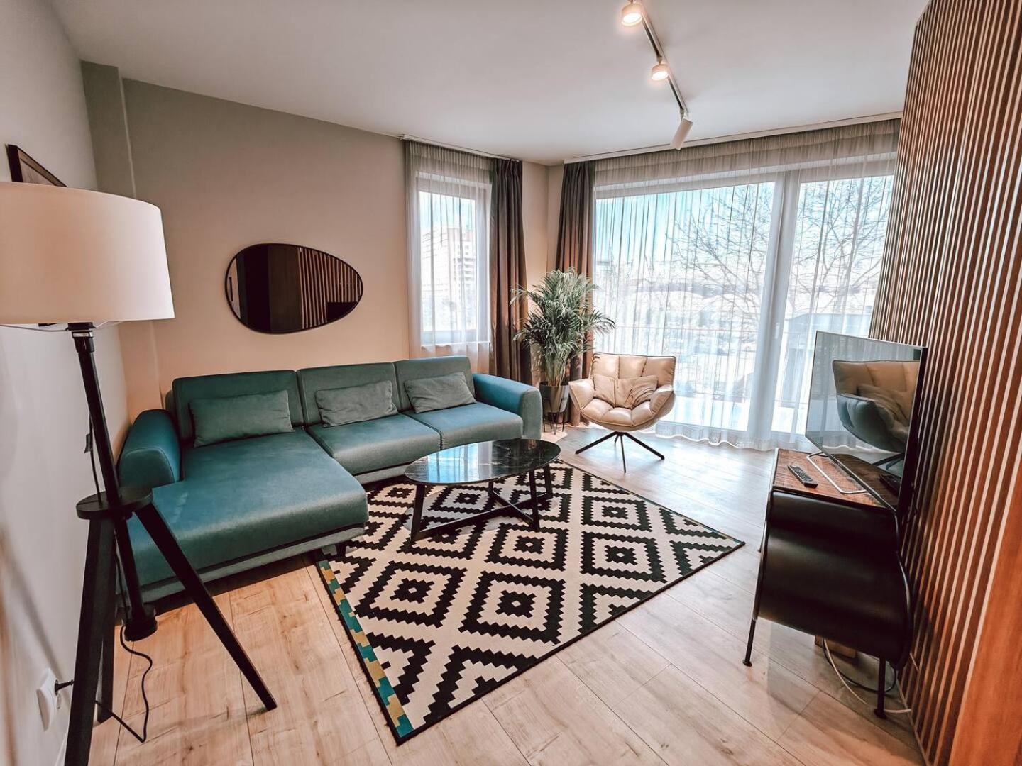 Luxury Haven By Iulius Mall Parking, Netflix Cluj-Napoca