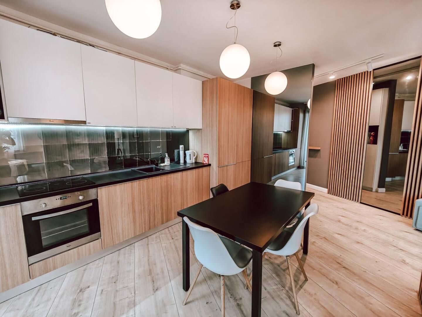 Luxury Haven By Iulius Mall Parking, Netflix Apartment *